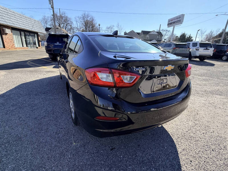 2018 Chevrolet Cruze LS Auto