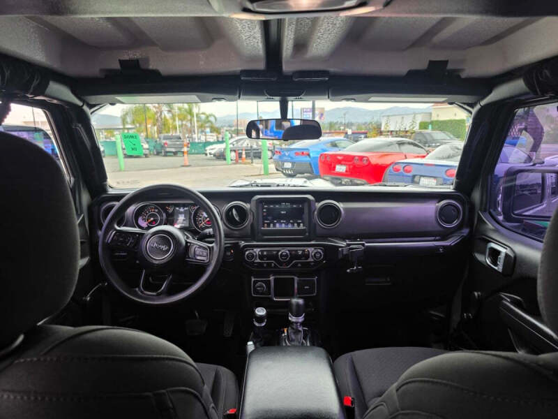 2022 Jeep Gladiator Sport