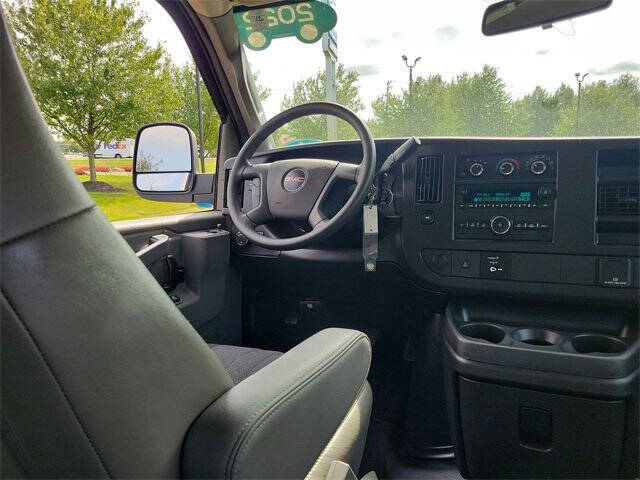 2022 GMC Savana 2500