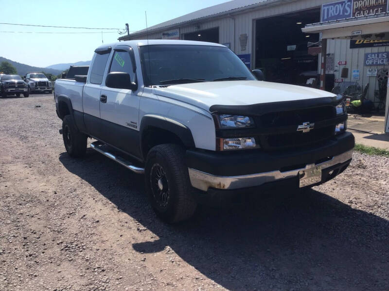 2004 Chevrolet Silverado 2500HD for sale at Troy's Auto Sales in Dornsife PA