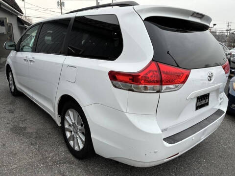 2013 Toyota Sienna XLE 7-Passenger