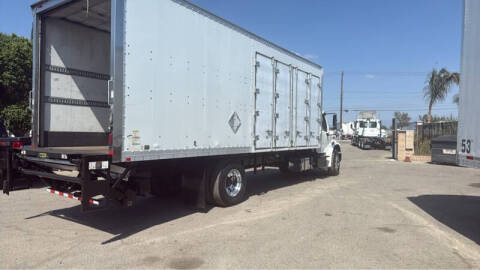 2015 Freightliner M2 106