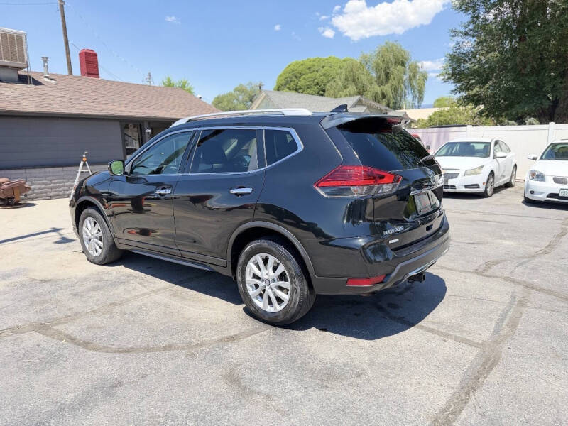 2017 Nissan Rogue SV