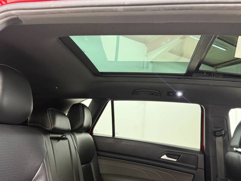 2021 Volkswagen Atlas Cross Sport V6 SE R-Line