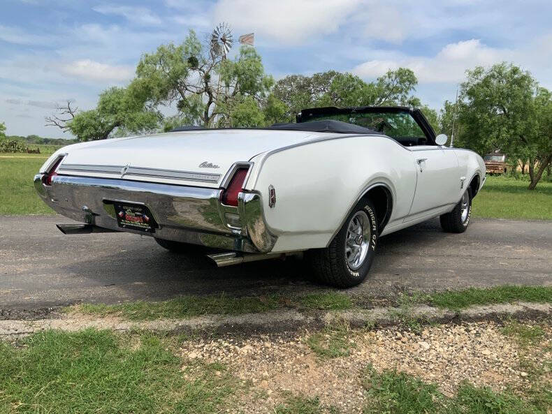 1969 Oldsmobile Cutlass