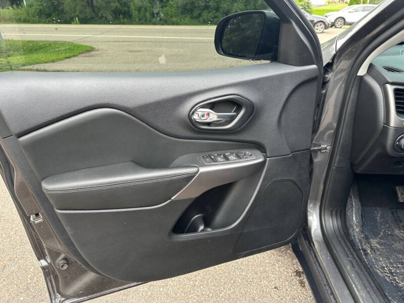 2022 Jeep Cherokee Latitude Lux