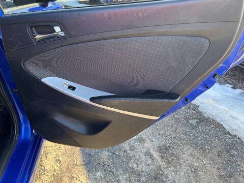 2012 Hyundai Accent SE