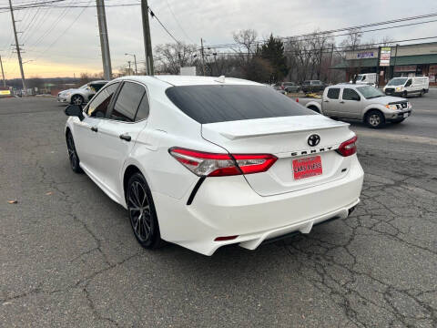 2020 Toyota Camry SE