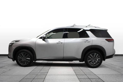 2024 Nissan Pathfinder SL