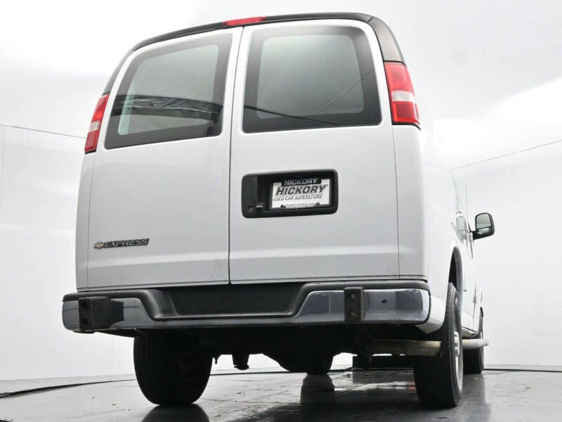 2022 Chevrolet Express 2500