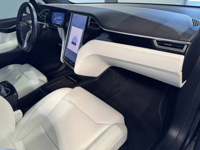 2017 Tesla Model X 90D