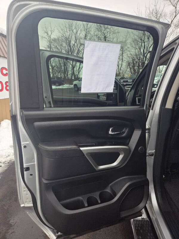 2017 Nissan Titan SV