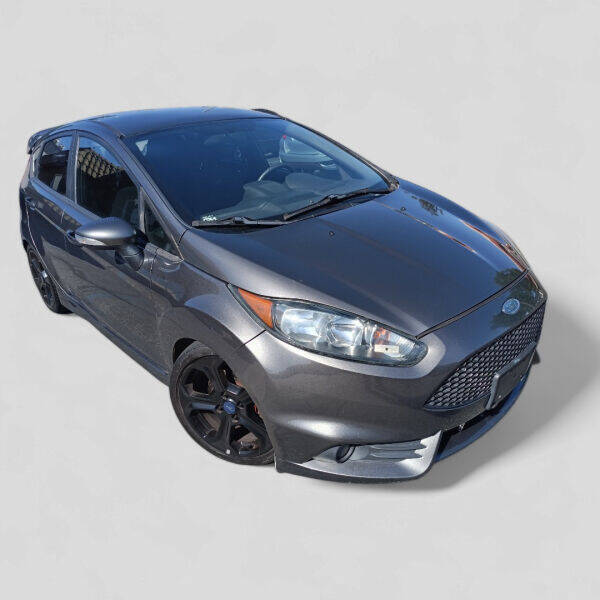 2016 Ford Fiesta ST's photo
