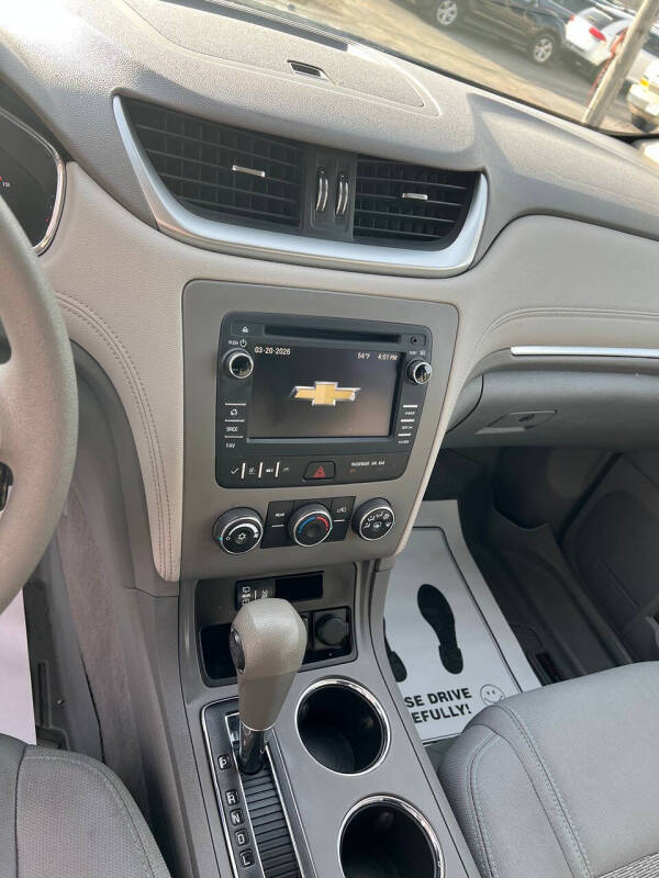 2017 Chevrolet Traverse LS
