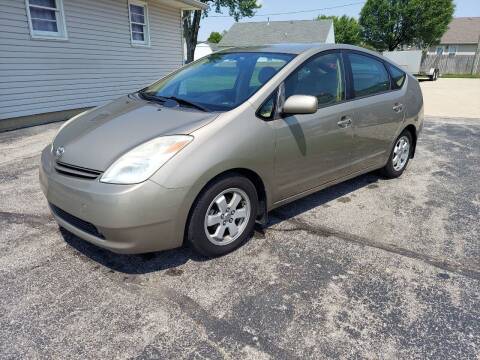 2004 Toyota Prius for sale at CALDERONE CAR & TRUCK in Whiteland IN