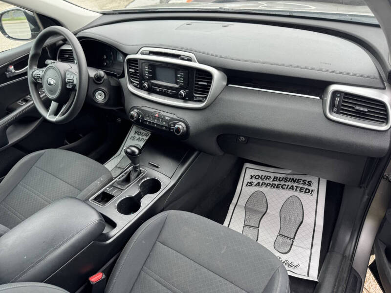 2018 Kia Sorento LX