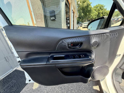 2016 Toyota Prius c One