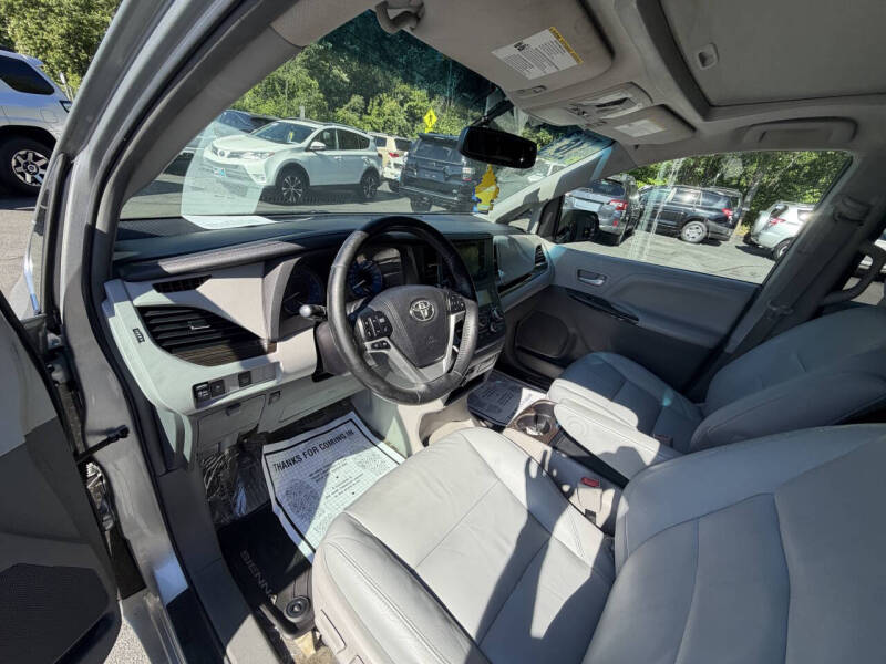 2016 Toyota Sienna XLE 7-Passenger
