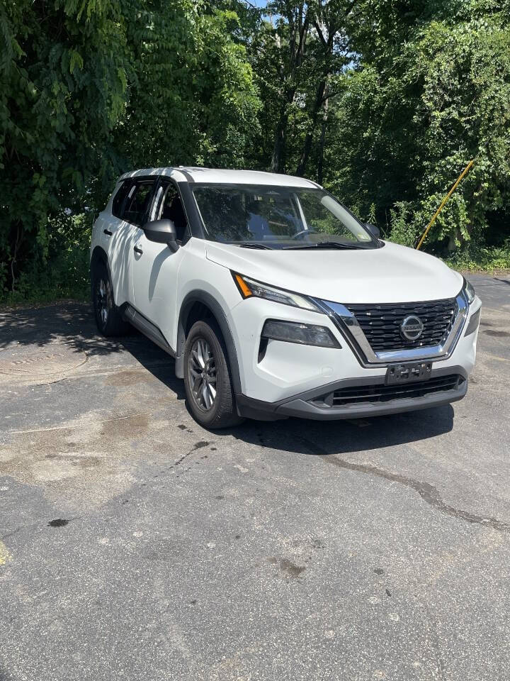View vehicle photo 3