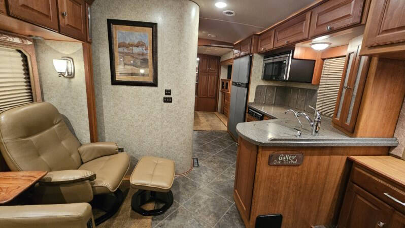 2009 Winnebago Itssca Meridian 34Y