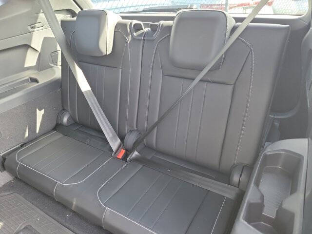 2023 Volkswagen Tiguan SE R-Line Black