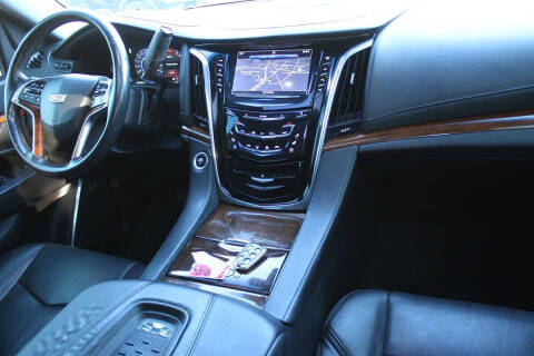 2017 Cadillac Escalade Luxury
