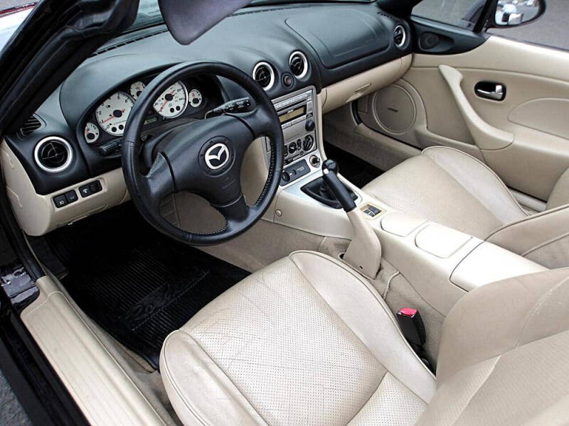 2004 Mazda MX-5 Miata