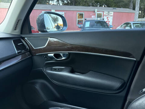 2017 Volvo XC90 T5 Momentum