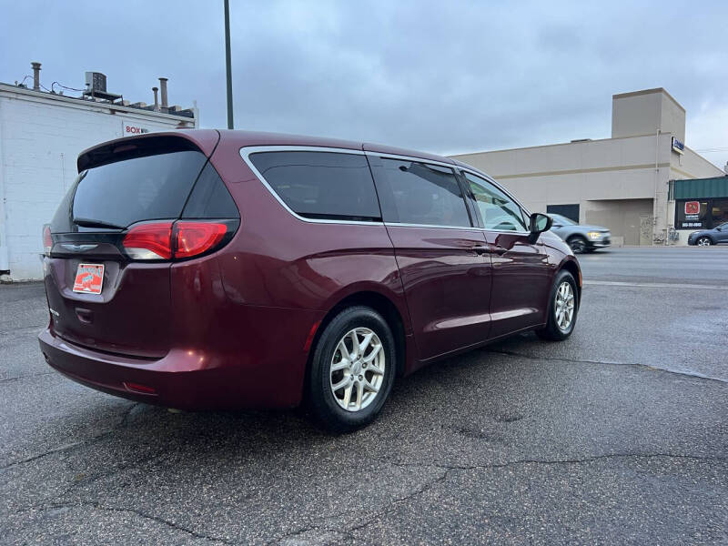 2017 Chrysler Pacifica Touring