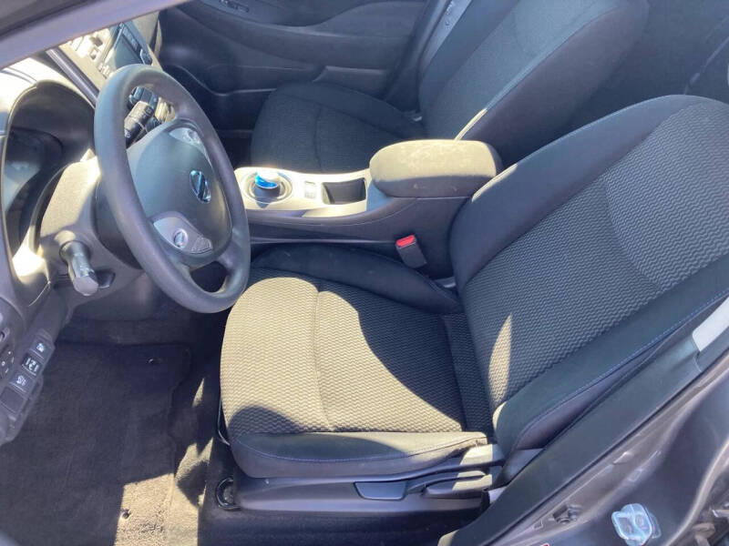 2016 Nissan LEAF S-24