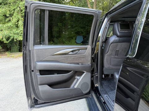 2017 Cadillac Escalade ESV Platinum