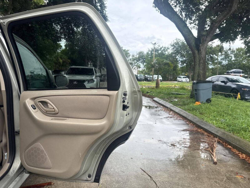 2006 Mazda Tribute s