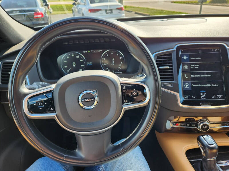 2019 Volvo XC90 T6 Momentum