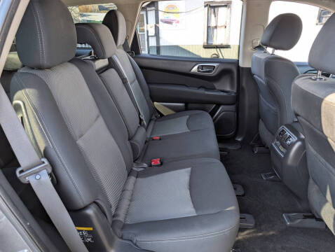 2017 Nissan Pathfinder S