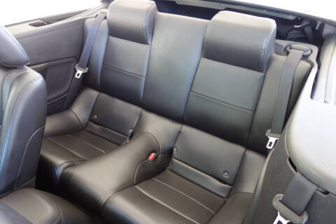 2005 Ford Mustang V6 Deluxe