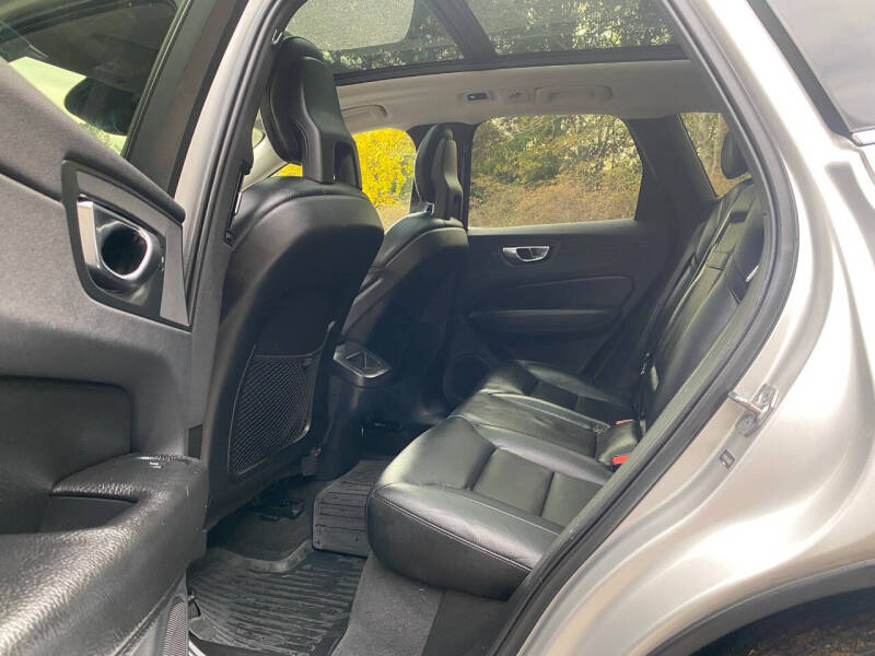 2018 Volvo XC60 T5 Momentum