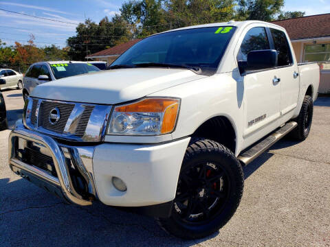 2013 Nissan Titan SV