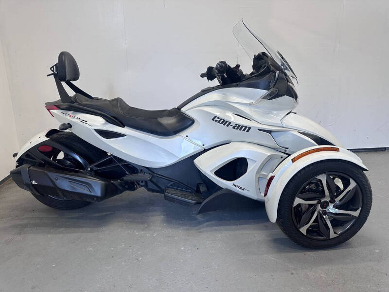 2014 Can-Am Spyder ST-S SE5
