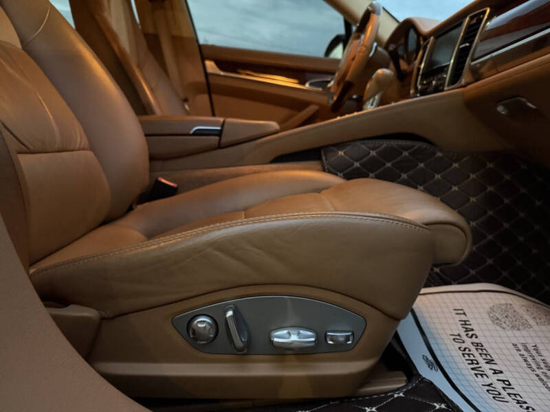 2012 Porsche Panamera 4