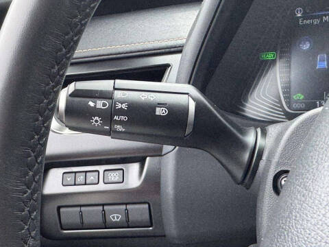 2023 Lexus UX 250h Premium