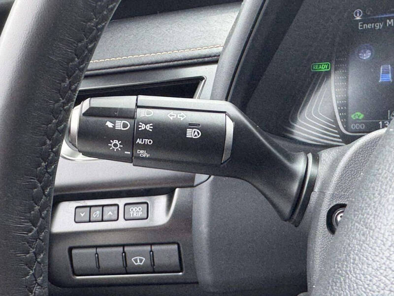 2023 Lexus UX 250h Premium