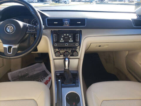 2015 Volkswagen Passat 1.8T SE