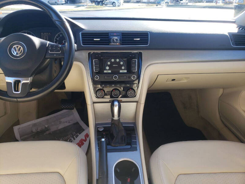 2015 Volkswagen Passat 1.8T SE