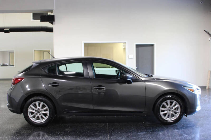 2017 Mazda MAZDA3 Sport