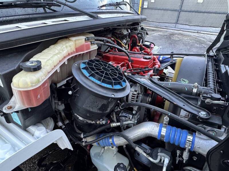 2019 Freightliner M2 106