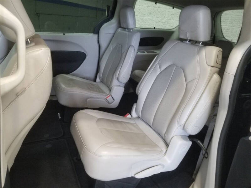 2021 Chrysler Pacifica Touring L