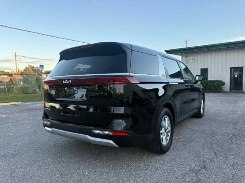 2024 Kia Carnival LX