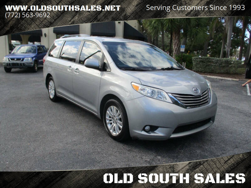 2015 Toyota Sienna XLE's photo