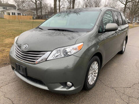 2011 Toyota Sienna for sale at Tiger Auto Sales in Columbus OH