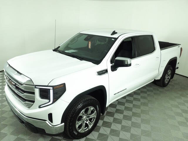 Used 2022 GMC Sierra 1500 SLE with VIN 3GTUUBED7NG601079 for sale in Peoria, AZ